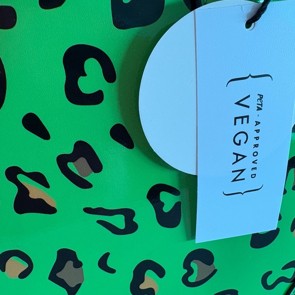 Green Leopard Print Women's Bag with Crossbody Strap and Matching Wallet - Picture 5 of 6